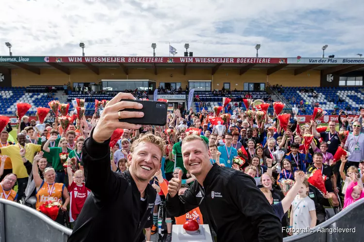 Dirk Kuyt eert de aangepaste sport tijdens Kampioenendag 2019