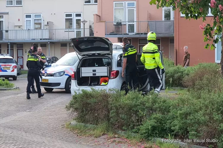 Verwarde man zwaait met mes in Heiloo